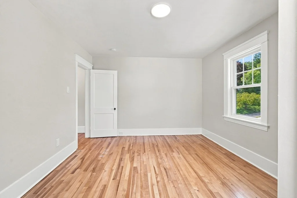 Photo of 31 Barnard Rd