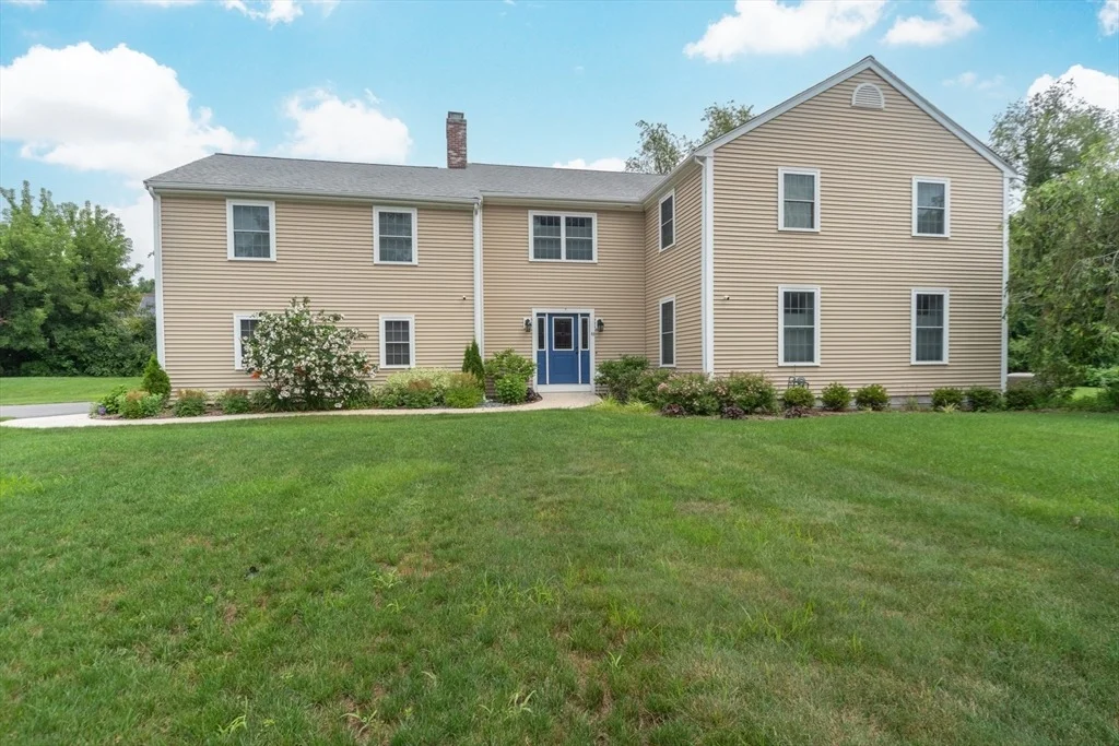 Photo of 40 Tabway Ln