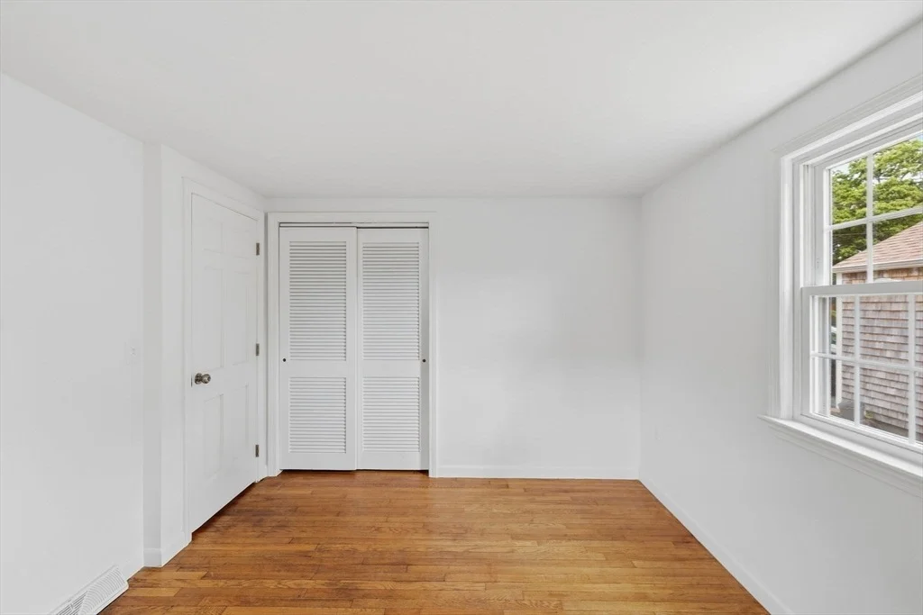 Photo of 90 Castlewood Circle