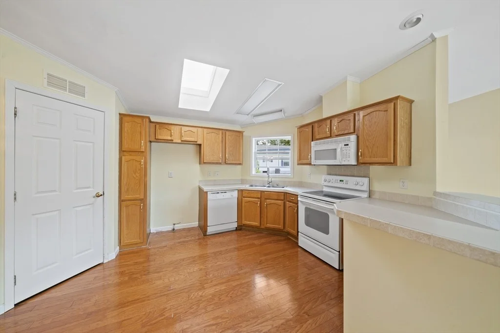 Photo of 406 Simmons Rd