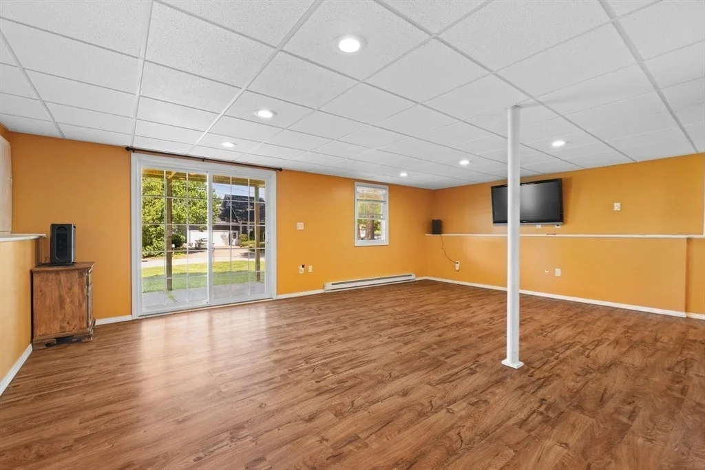 Photo of 33 Lakeview Ave