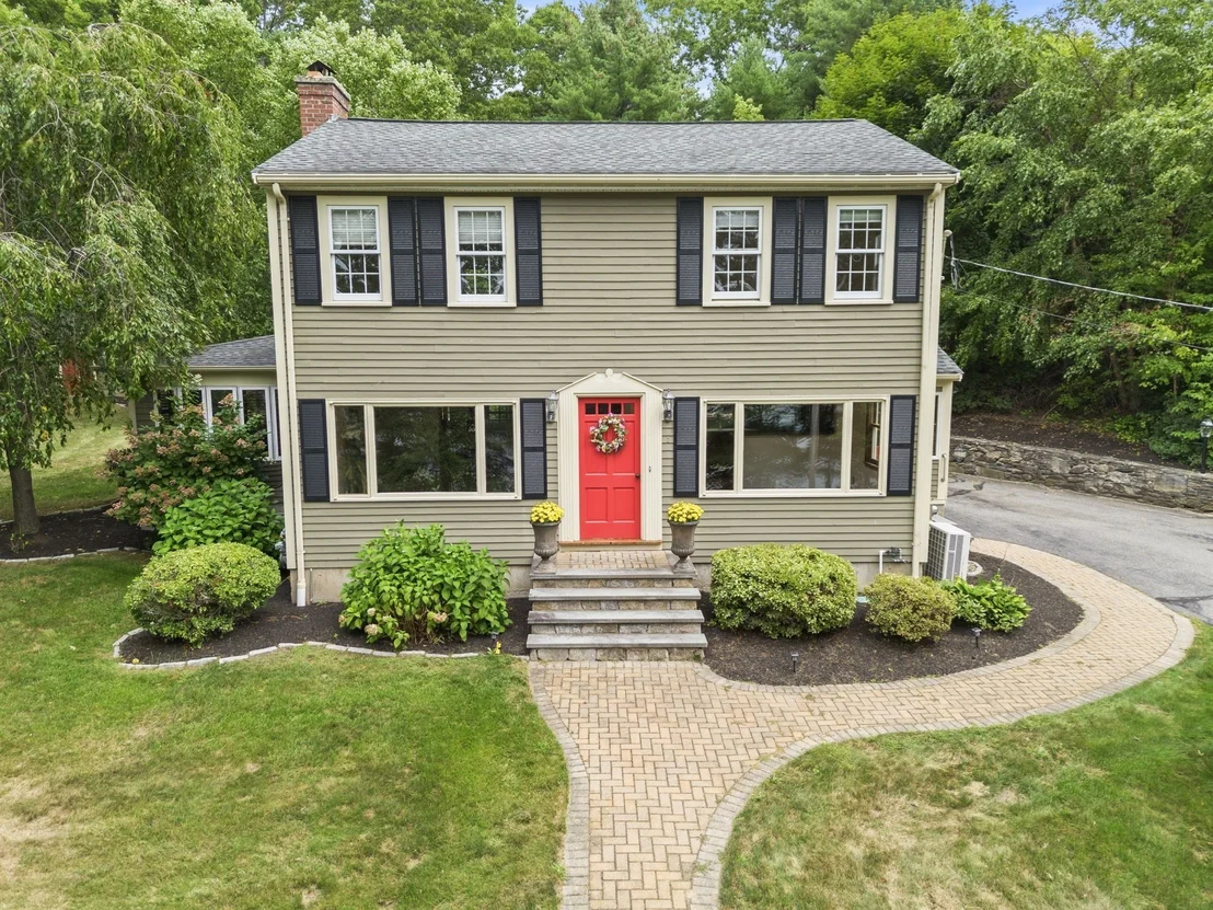 Photo of 102 Oak Ridge Drive