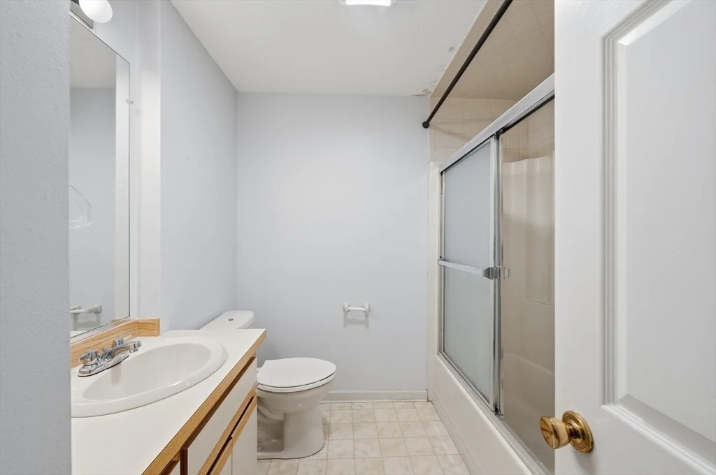Photo of Unit 21 at 551 Hildreth St