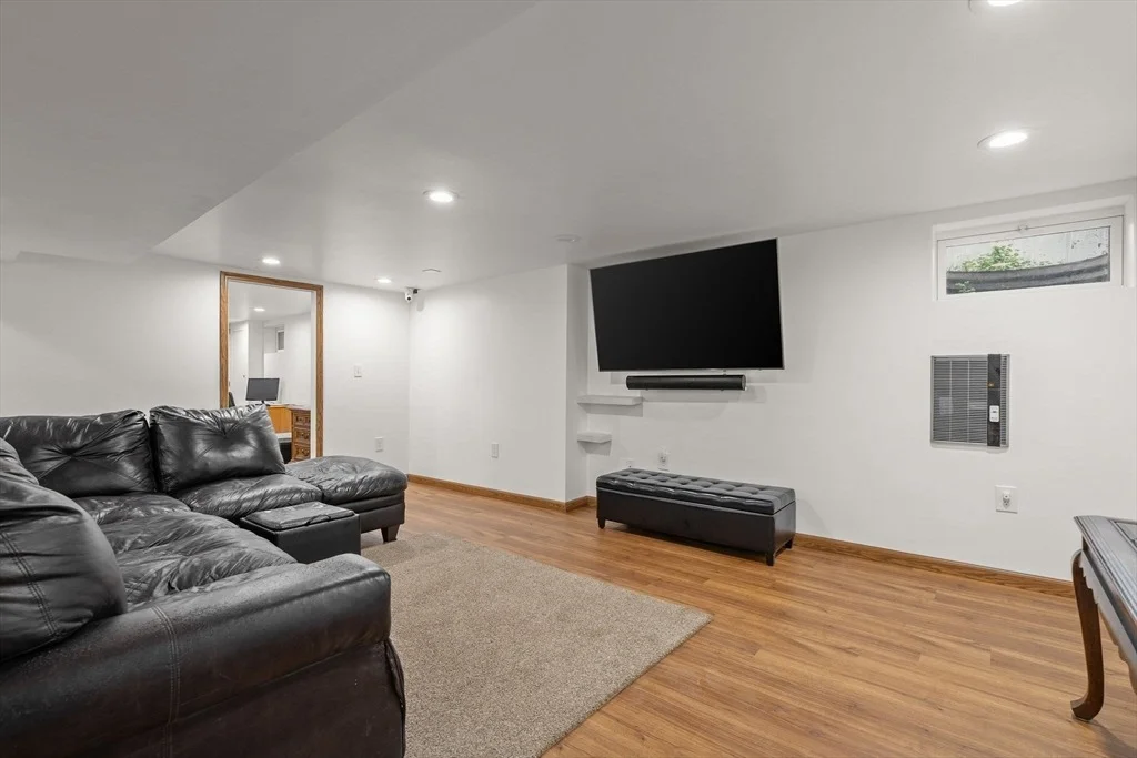 Photo of 10 Perley Ave