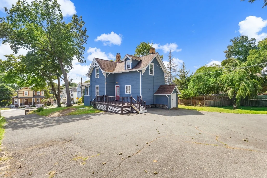 Photo of 121 Bridge St