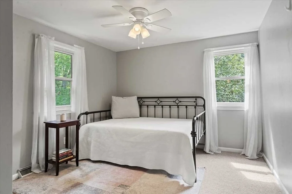 Photo of 7 Caroline Dr