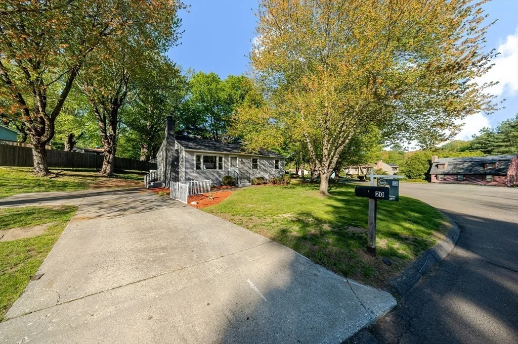 Photo of 20 Meadowbrook Dr