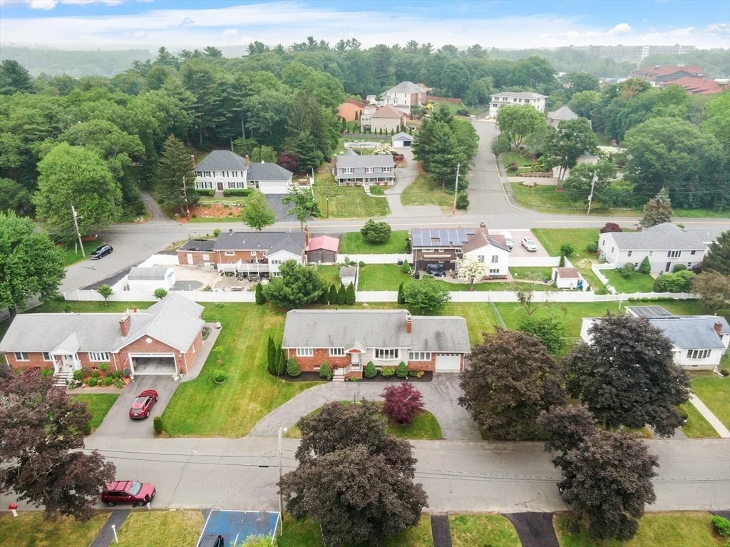 Photo of 21 Laurine Rd