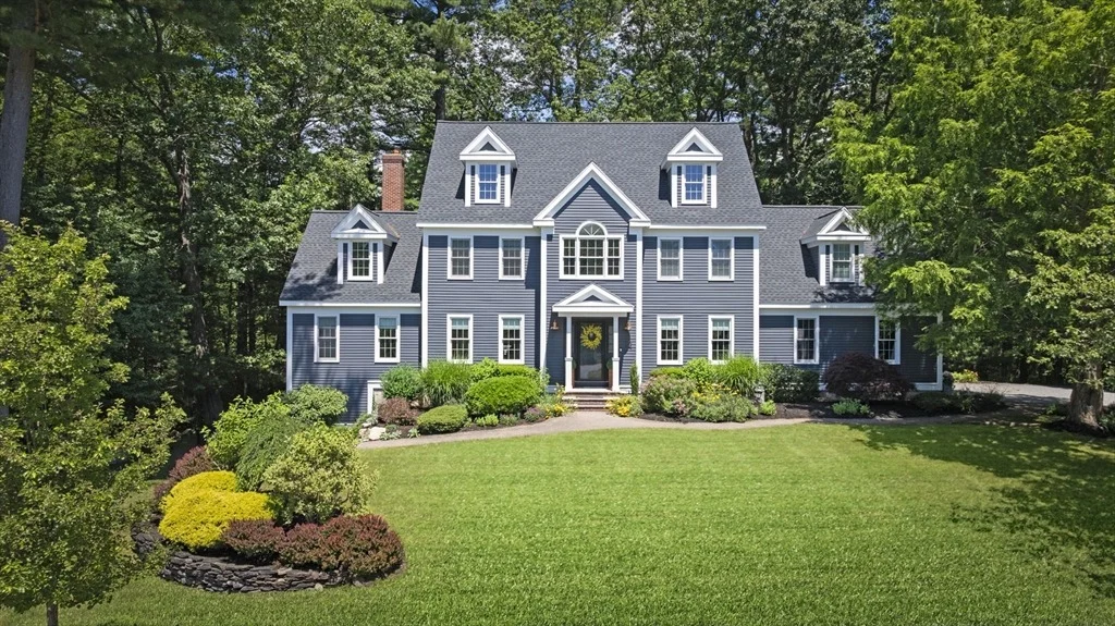 Photo of 12 Tarbox Ln