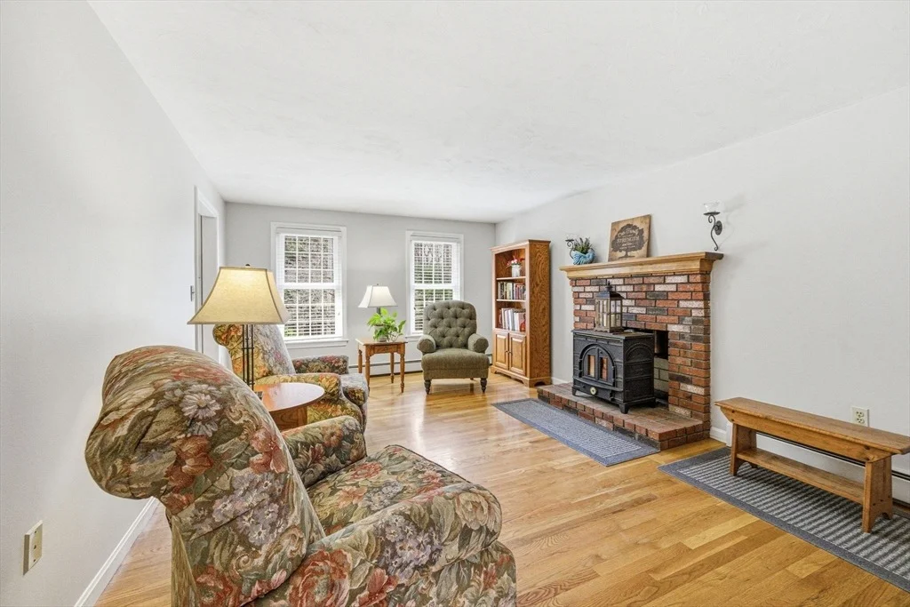 Photo of 26 Longfellow Dr