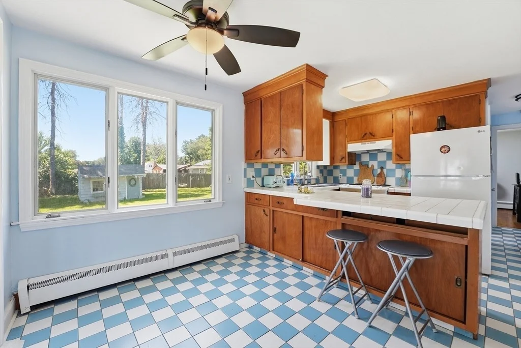 Photo of 375 River Rd