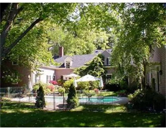 Photo of 212 Hart