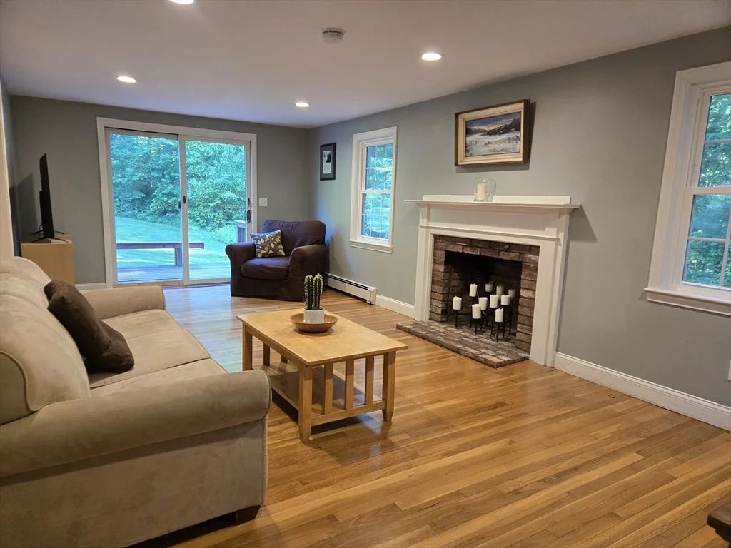Photo of 8 Park Ln