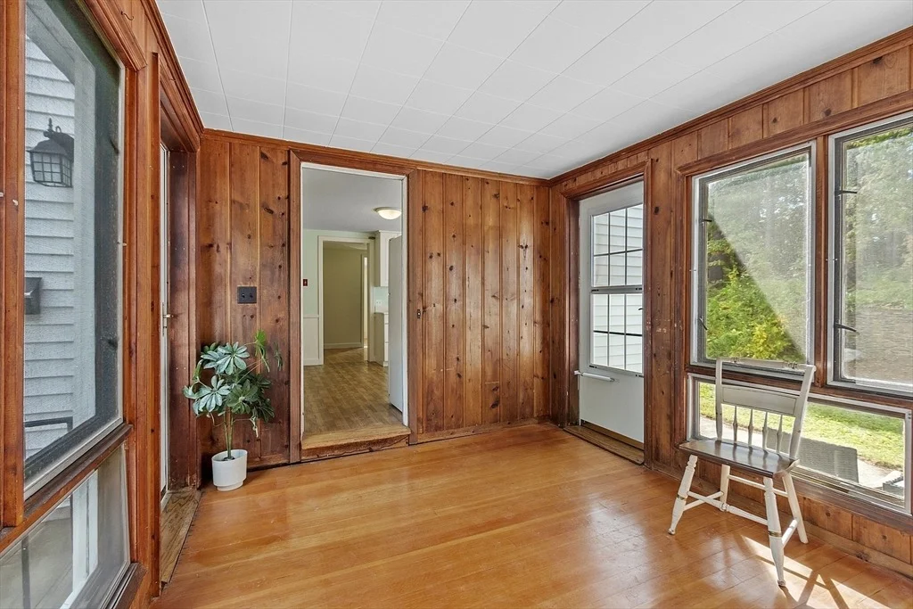 Photo of 31 Crestview Dr