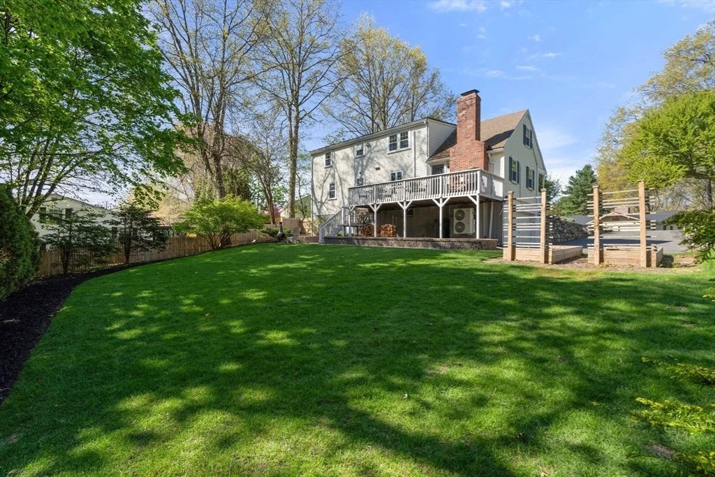 Photo of 22 Crest Rd