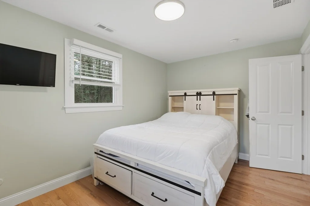 Photo of 8 Stoneybrook Drive