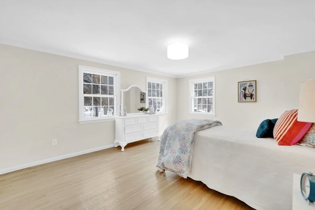Photo of 59 Lawrence Dr