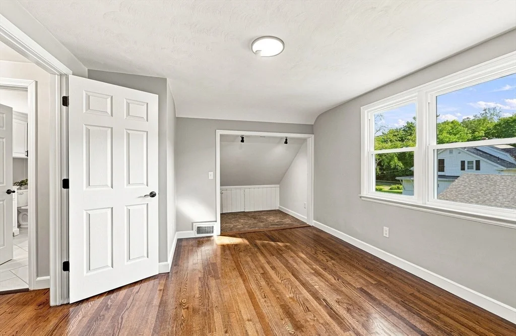 Photo of 3 Maplelawn Dr