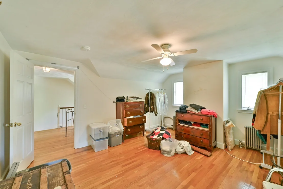 Photo of 1278 Pleasant St