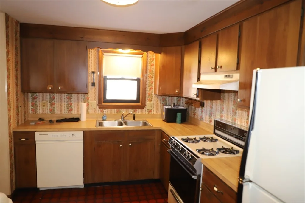 Photo of 208 Tamarack Drive