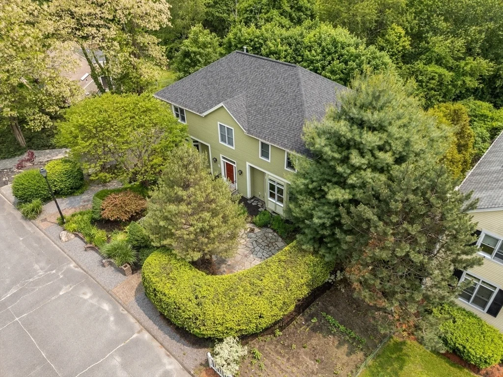 Photo of 15 Montclair Dr
