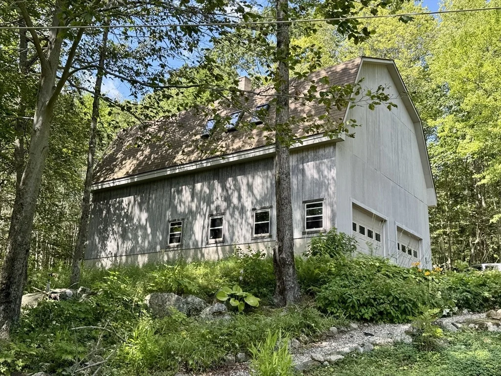 Photo of 1450 West Road