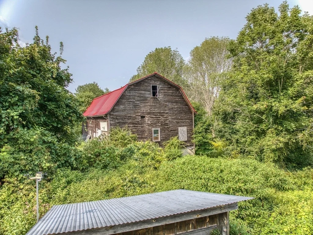 Photo of 691 River St