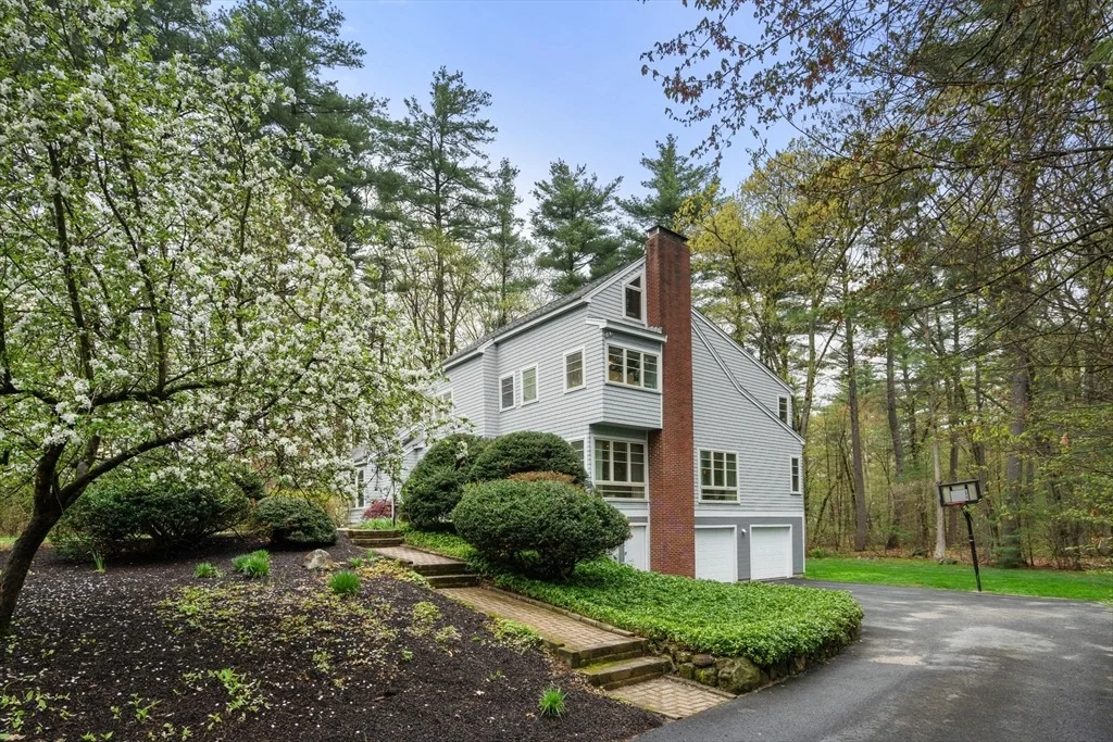 Photo of 4 Deacon Ln