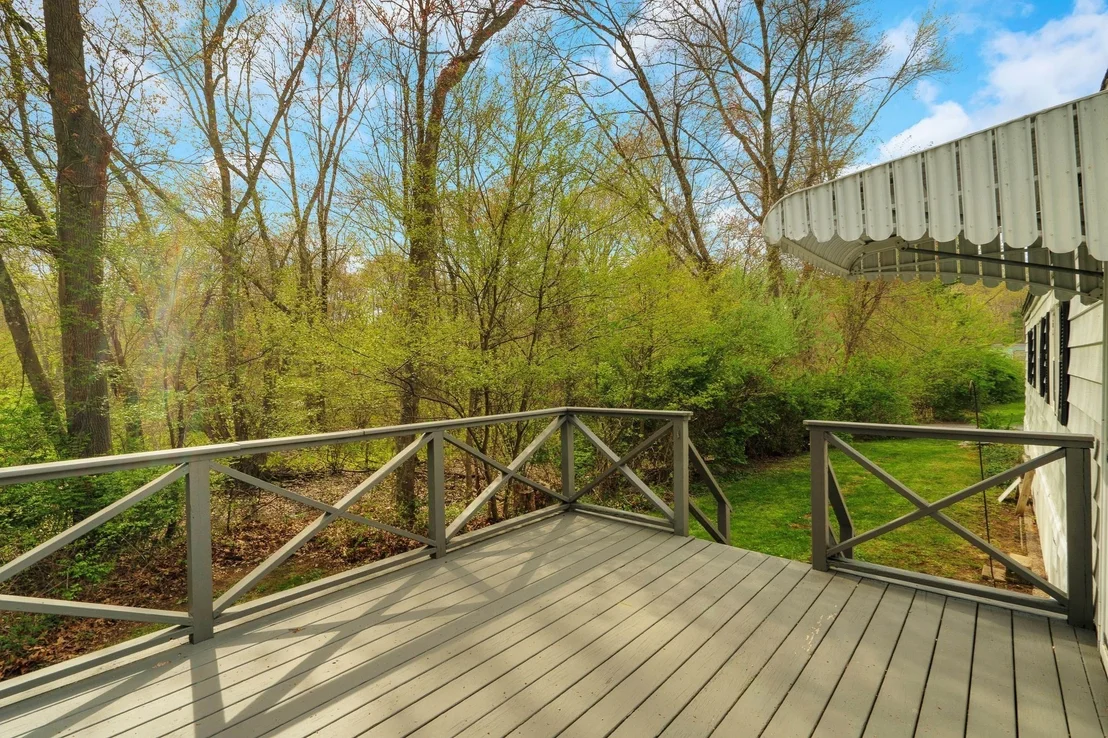 Photo of 39 Thayer Dr
