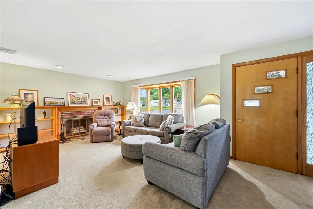 Photo of 48 Hickory Dr