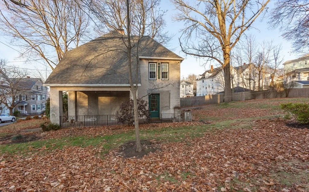 Photo of 909 High St
