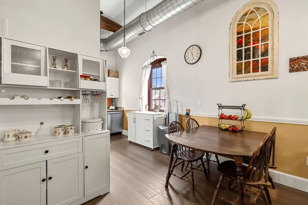 Photo of Unit 202 at 39 Millyard