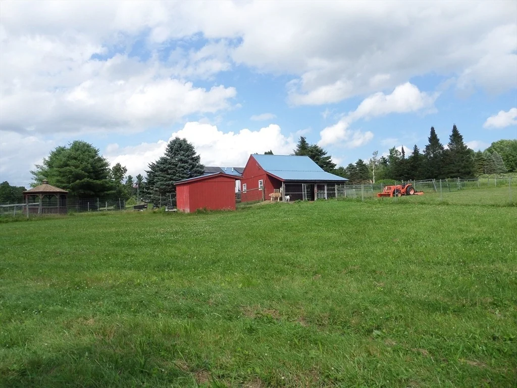 Photo of 527 Old Post Rd