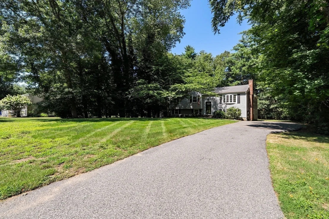 Photo of 49 Old Farm Rd