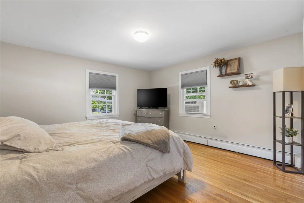 Photo of 35 Oakmeadow Ln