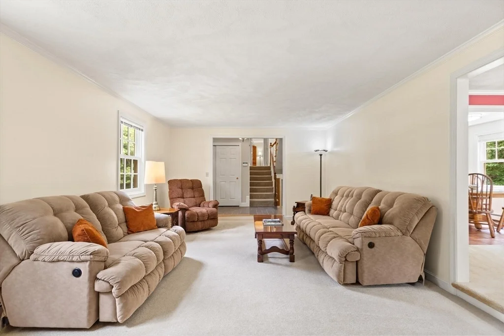 Photo of 35 Willowdale