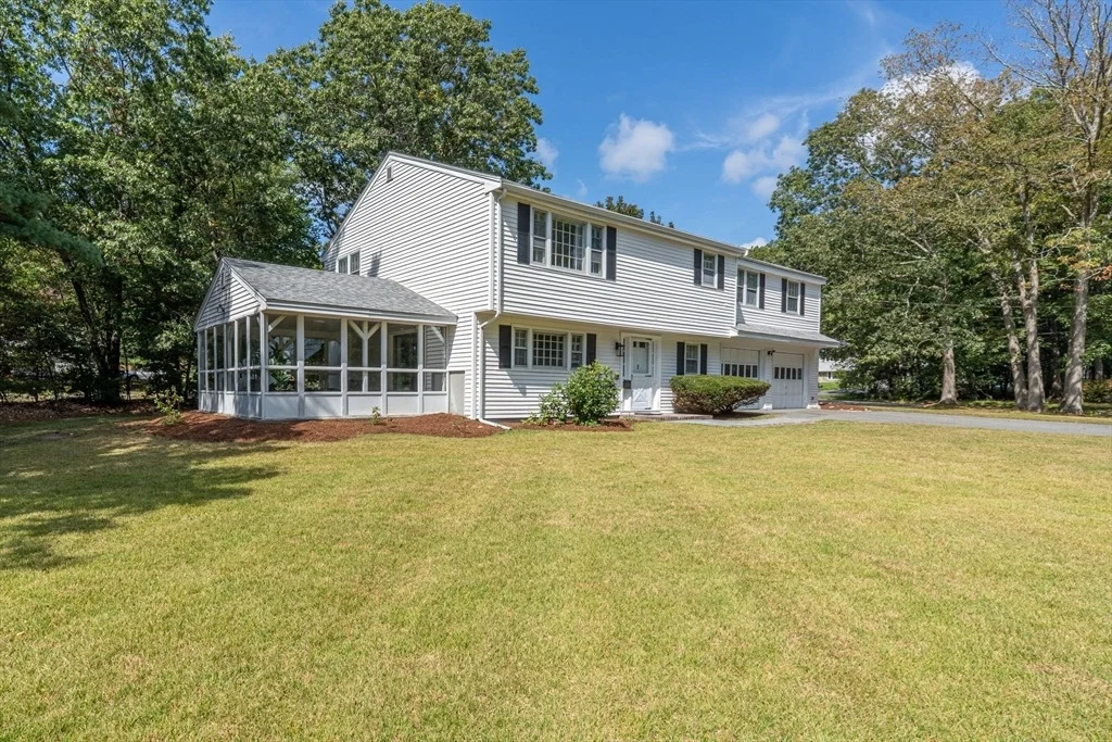 Photo of 2 Clover Cir