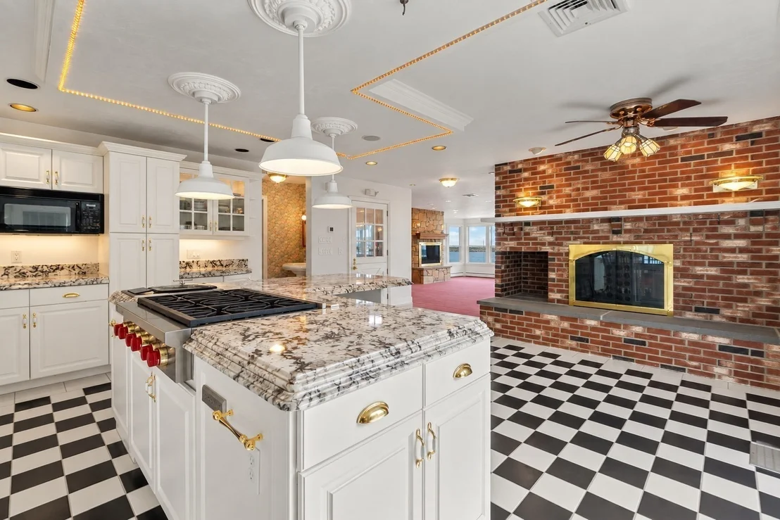 Photo of 125 Edgewater Drive