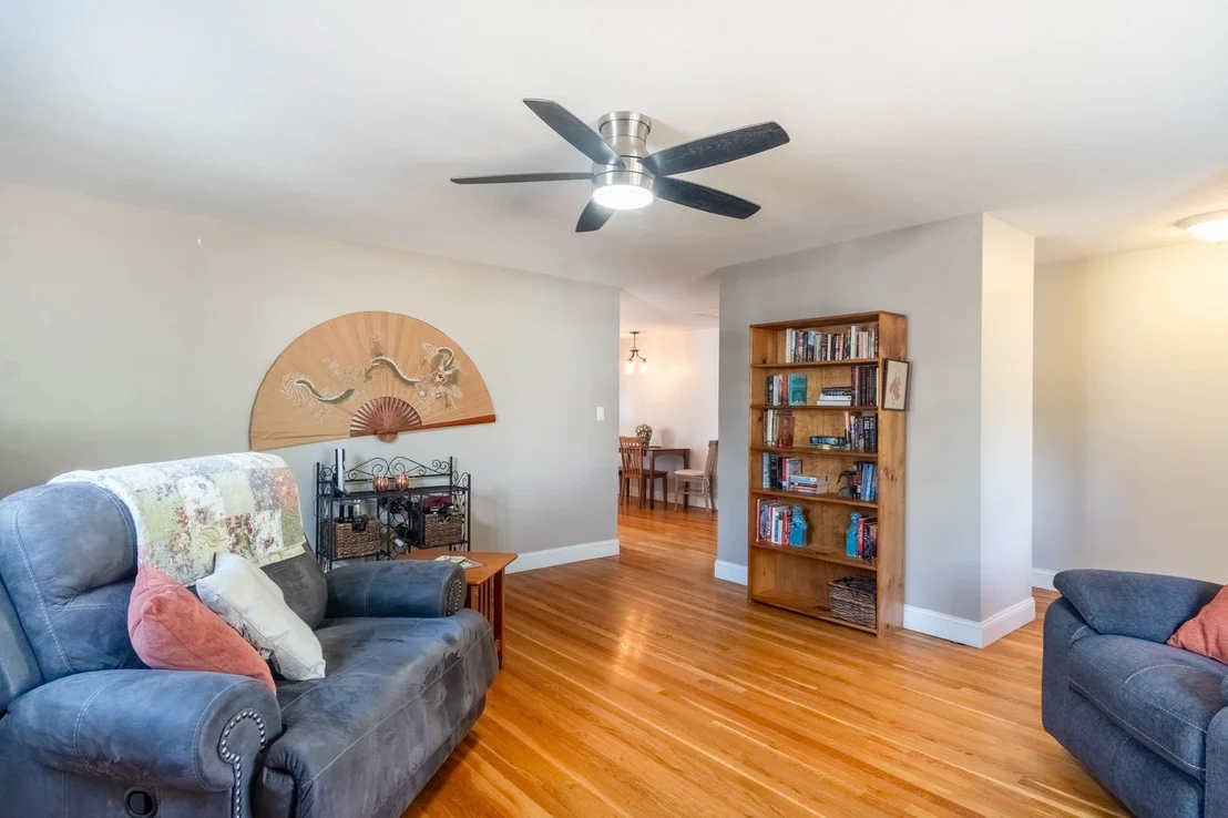 Photo of 11 Hillview Rd