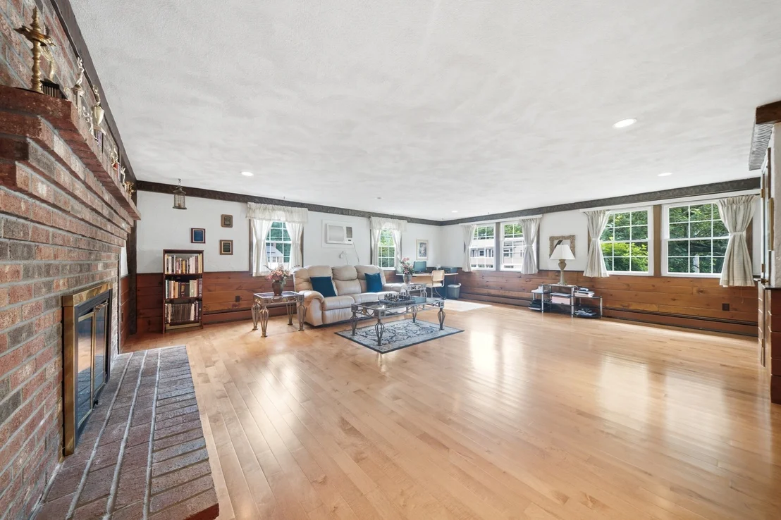 Photo of 9 Sparhawk Dr.