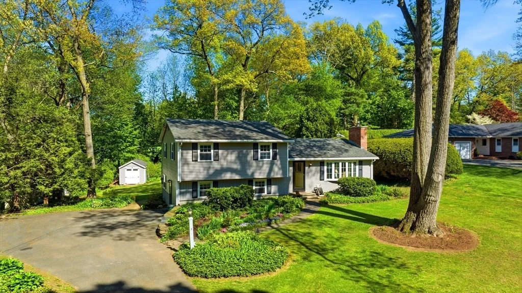 Photo of 9 Meadowbrook Drive