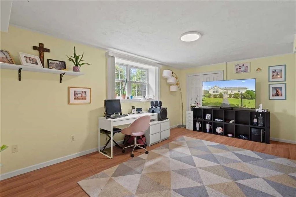 Photo of 6 Moreland Green Dr