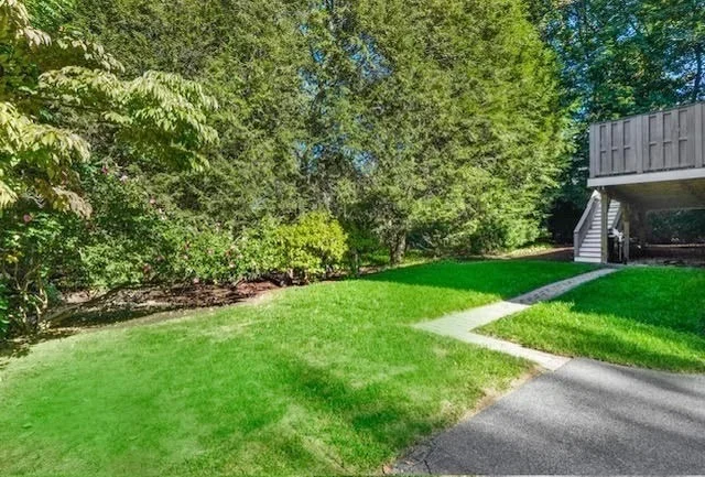 Photo of 10 Lorraine Cir