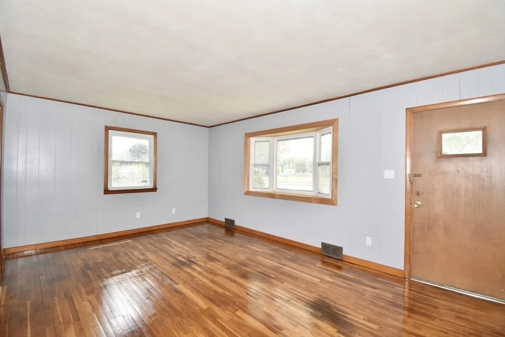 Photo of 631 James St