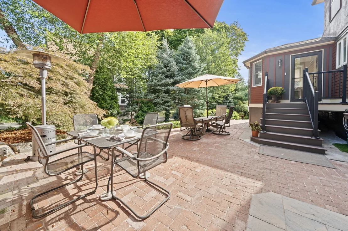 Photo of 49 Lynde Ave