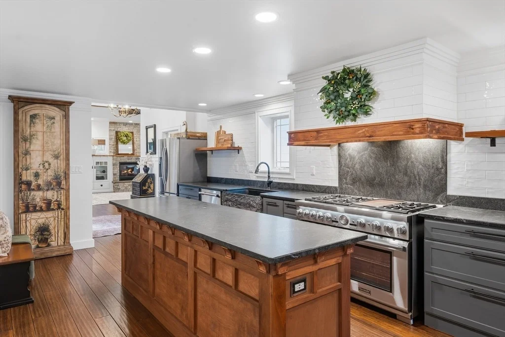 Photo of 158 Pinecrest Rd