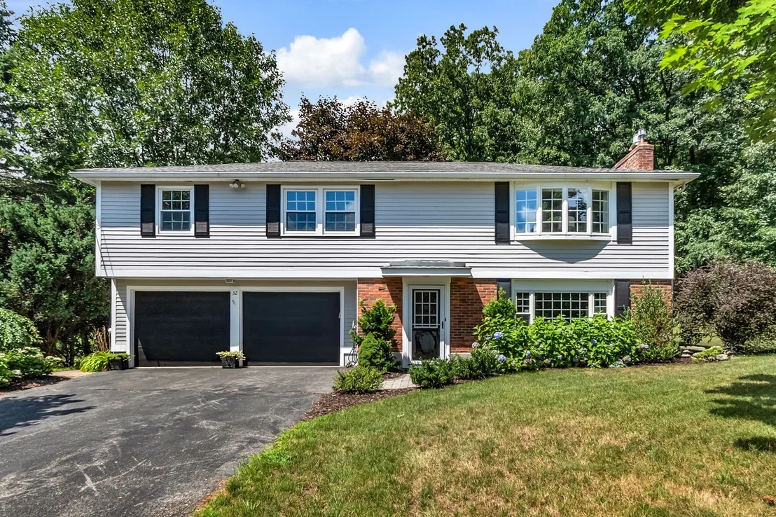 Photo of 32 Briarwood Rd