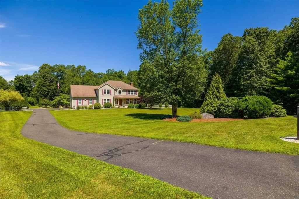 Photo of 33 Helen Ln