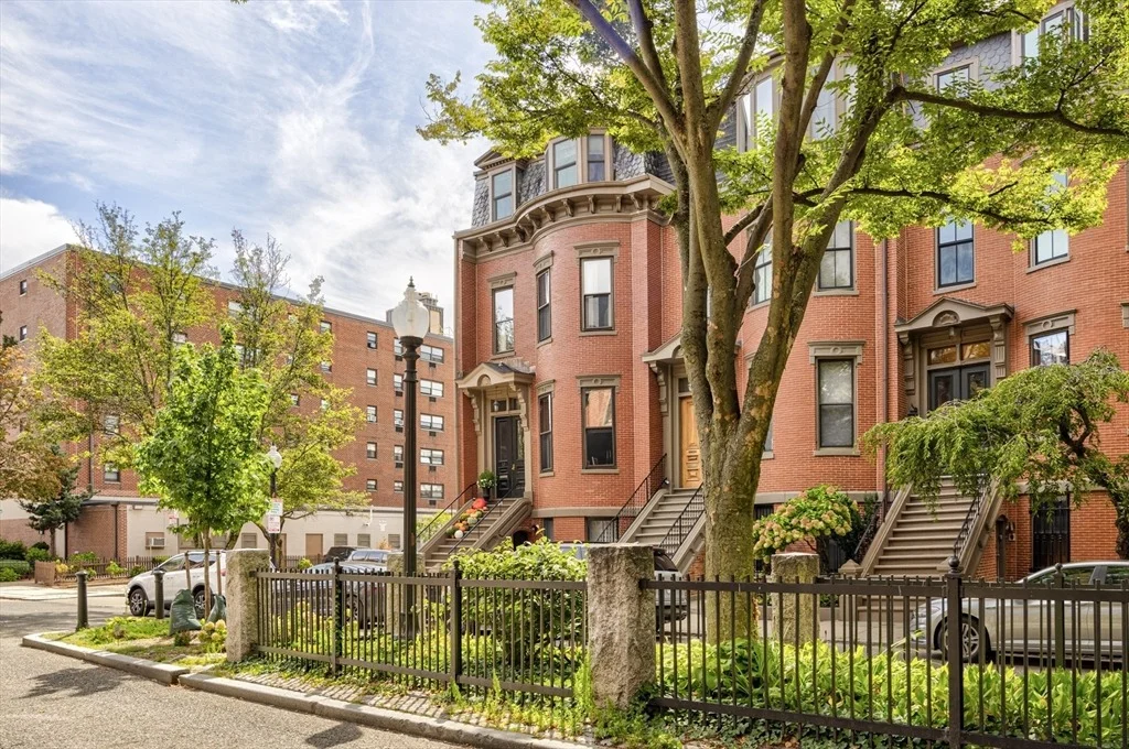 Photo of Unit 2 at 12 Braddock Park