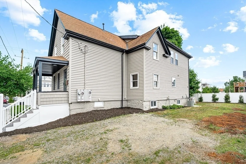 Photo of 100 Emerald St